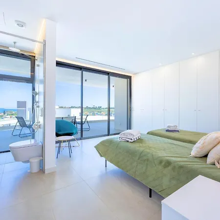 Vista Sea Views Heated Pool Walk To Marina 别墅