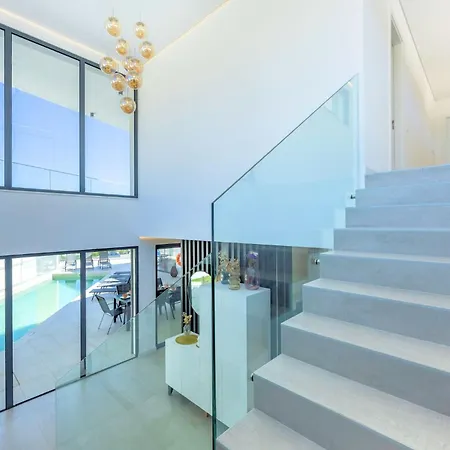 Villa Vista Sea Views Heated Pool Walk To Marina