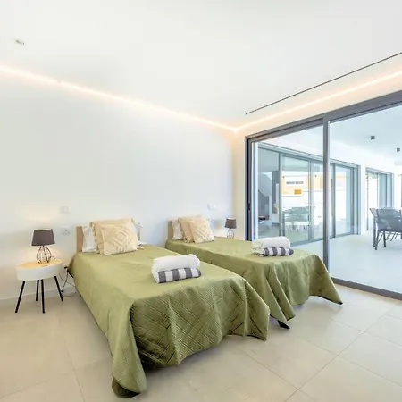 Vista Sea Views Heated Pool Walk To Marina Villa *