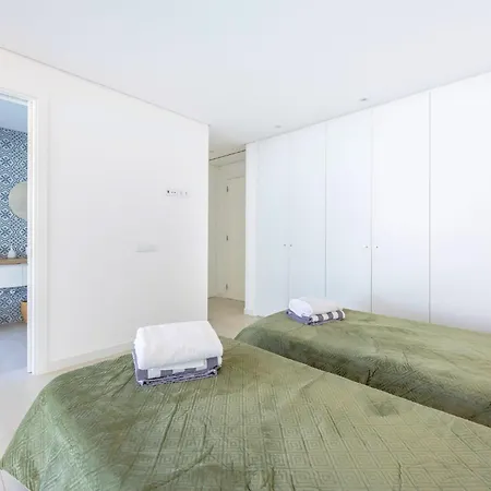 Villa Vista Sea Views Heated Pool Walk To Marina